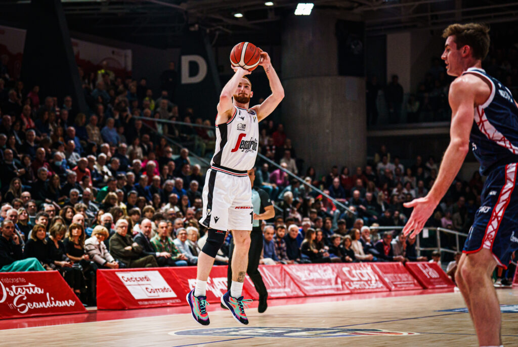 Reggio Emilia vs Virtus Segafredo Bologna 63-74