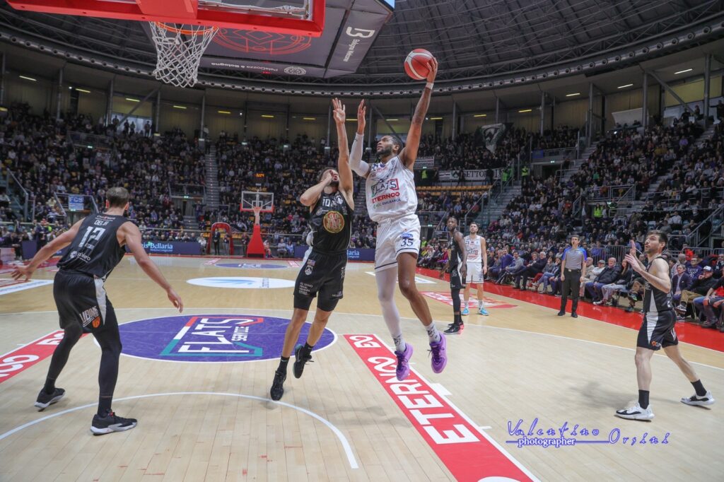 Mark Ogden (ph. Valentino Orsini per Fortitudo Pallacanestro)